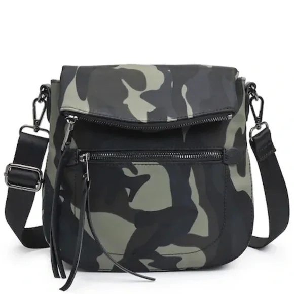 Urban Expressions Nylon Convertible Foldover Crossbody Bag Camouflage Travel - Picture 1 of 14